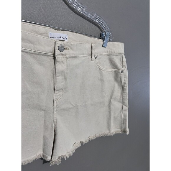 Ann Taylor Loft Sz 18/34 Cut-off Shorts Cream Denim Frayed Bottom Stretch NWT - Picture 7 of 13